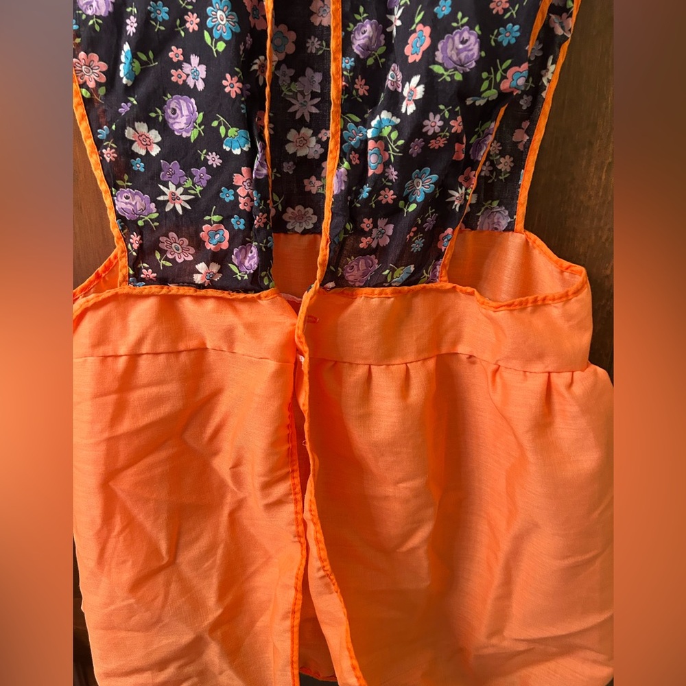 VTG Adorable Floral handmade full apron with front pocket. - Picture 4 of 8
